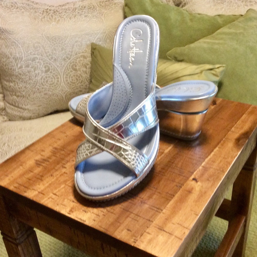 Like new Cole Hann Wedge Shoes